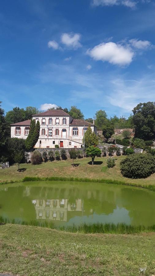 Les Charmes Du Lac Esclauzels Exterior photo